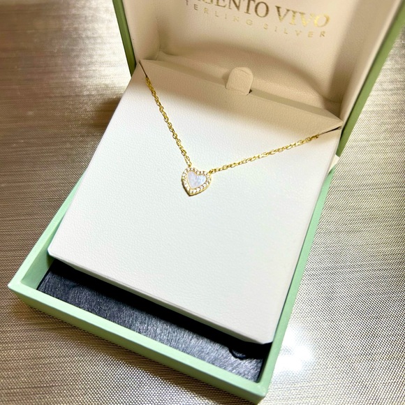 BRAND NEW Rachel Zoe gold toned adjustable necklace 🤩 Box included - Picture 2 of 5